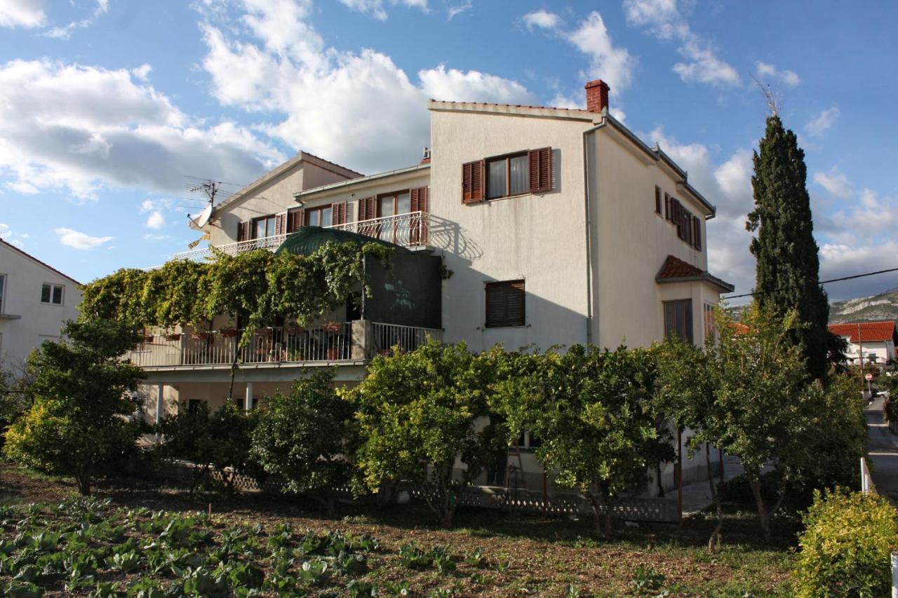 Apartments With A Parking Space Kastel Stafilic, Kastela - 5219 Buitenkant foto