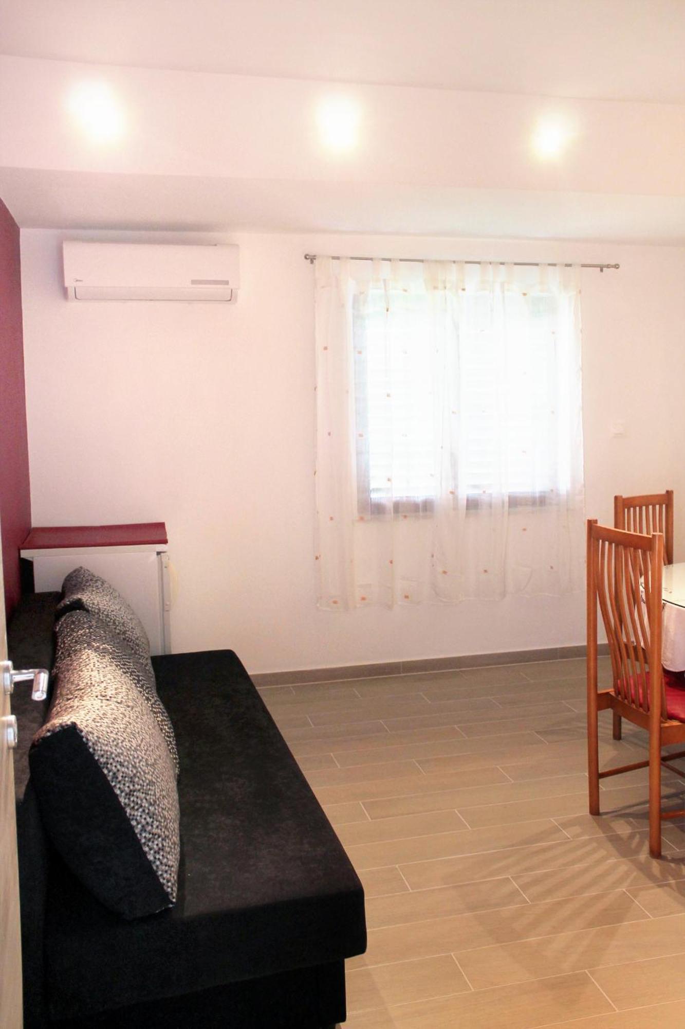 Apartments With A Parking Space Kastel Stafilic, Kastela - 5219 Kamer foto