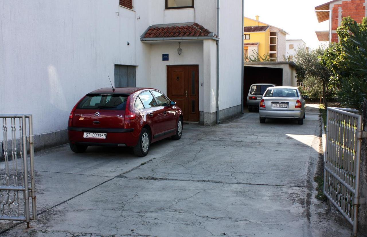 Apartments With A Parking Space Kastel Stafilic, Kastela - 5219 Buitenkant foto